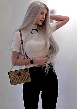 Molly Veselinova